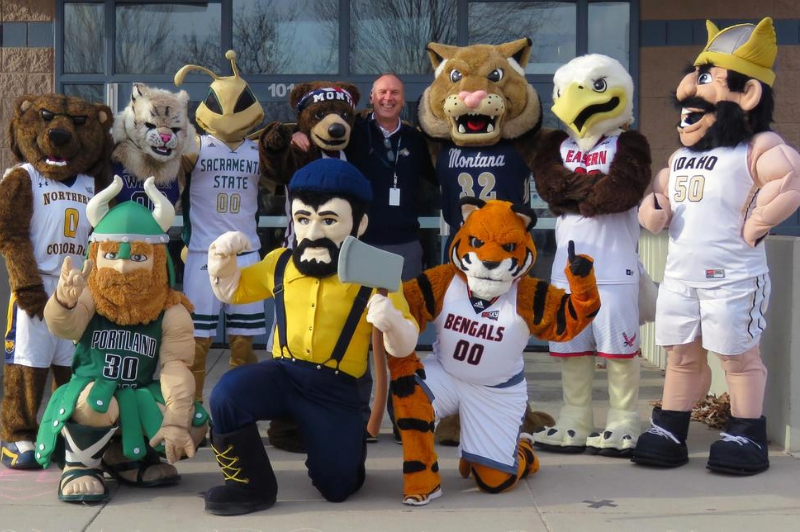 Benny posing with the other Big Sky mascots at Nampa high school