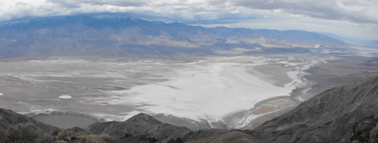 A valley covered in snow and ice