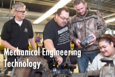 Students in the Mechanical Engineering  Technology Lab