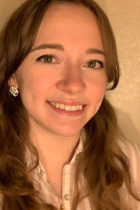 Headshot Elizabeth Kara