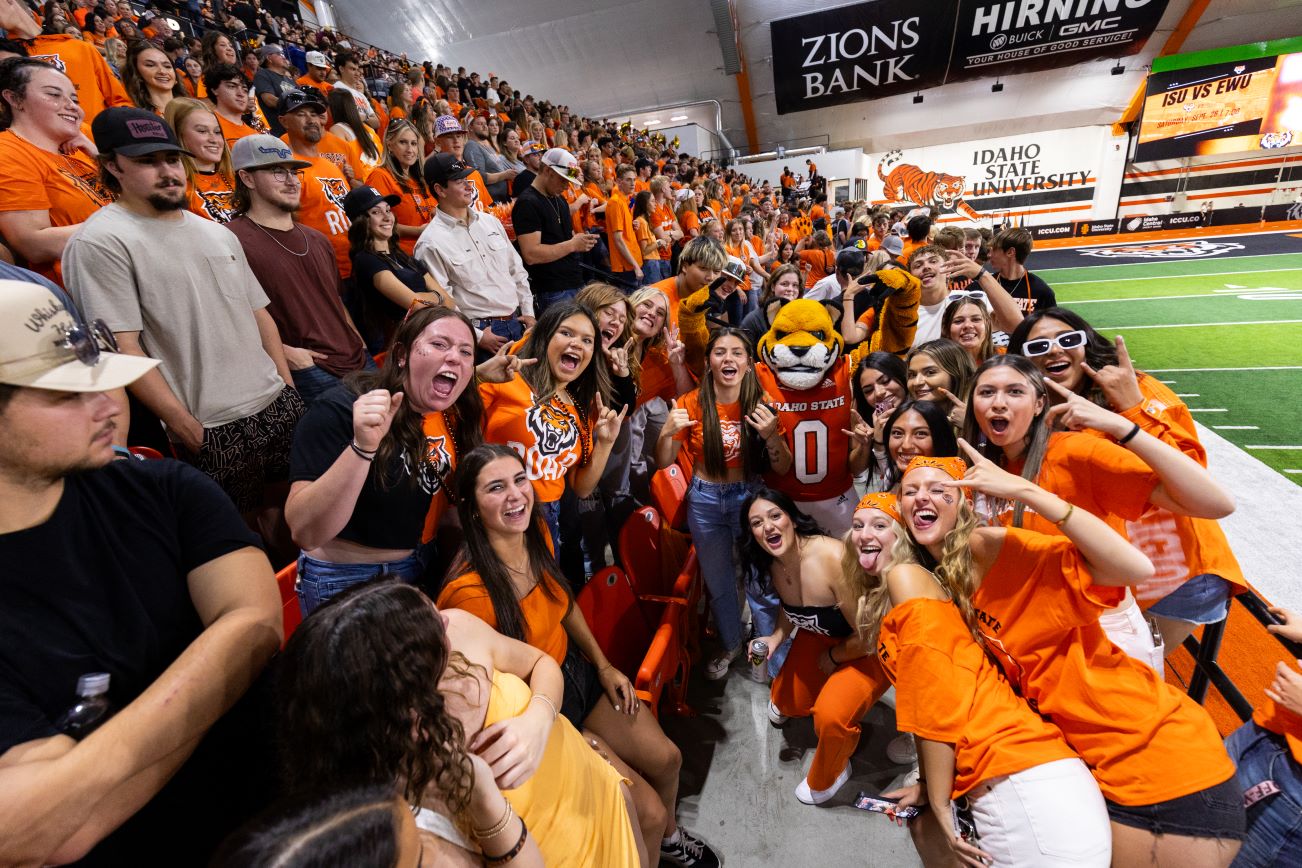 Students cheering at ICCU Dome