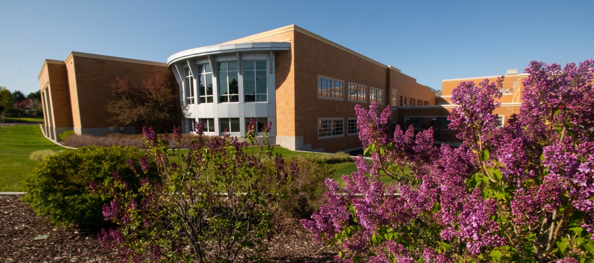 Reed Gym/Campus Rec from the outside
