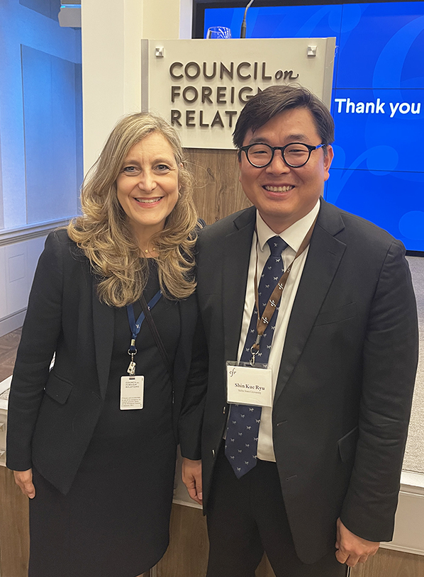 Dr. Shin Kue Ryu with Ms. Irina A. Faskianos, the Vice President of CFR’s National Program and Outreach
